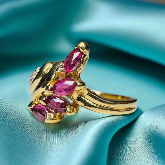 VINTAGE- 14K Gold -Natural Ruby Diamond Ring -Size 6- 1/2CTTW- Cluster Ring -3g - Picture 15 of 16